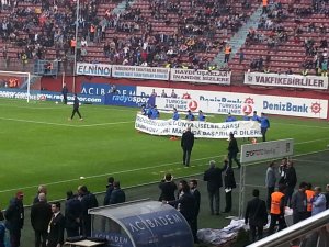 Trabzonspor Erdoğdu Lisesini unutmadı