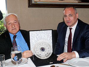 TS GS yöneticilerine yemek verdi