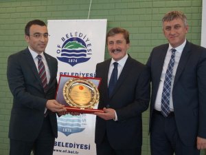 Rektör OF'ta öğrencilerle buluştu
