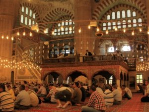 23 Nisan'da Regaip Kandili idrak edilecek