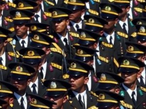 3 kritik subaya sınavda kopya sorgusu