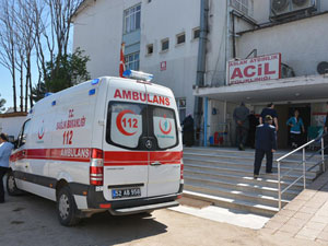 Otomobil direğe çarptı