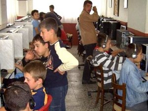 Hükümetten internet kafelere neşter