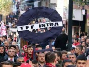 Tüp taşıyıp TFF'ye yürüdüler