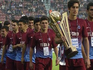 Şampiyonlar Avni Aker'de