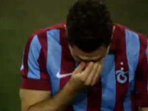 Özer Hurmacı gözyaşlarını tutamadı