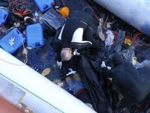 Hayatta kalmak için birbirlerini ezdiler.