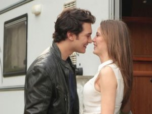 Medcezir’e iki sürpriz konuk!