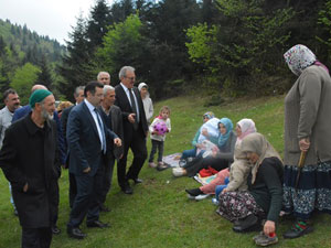 Genç, halkla Hıdırellez’i kutladı