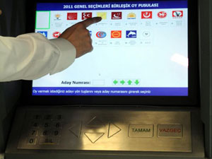 Elektronik seçim sandıkları geliyor!