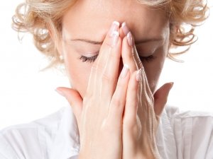 Burun tıkanıklığınızı sarımsaklı suyla giderin