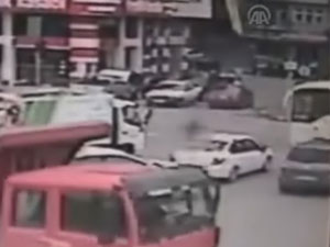 Trabzon'da küçük çocuğa otobüs çarptı