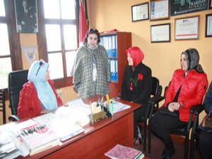 Kadınlar kadının yanında