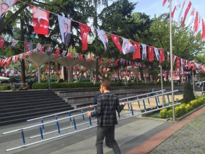 Cumhurbaşkanı gelmeden gerginlik tırmandı…