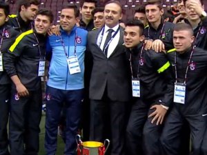 Şampiyonlar Avni Aker'de