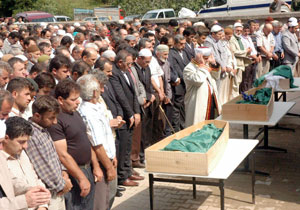 Araklı'da gözyaşı sel oldu