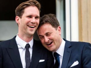 Eşcinsel evlilik yapan Başbakan!