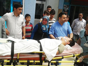 Otomobil motosiklete çarptı