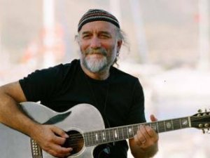 Fuat Saka ilk kez kemençesiz!