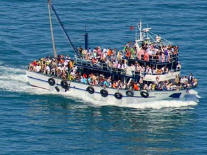 7 dalgadan atladılar dilek tuttular!