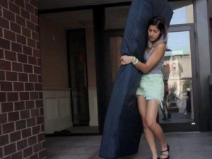 Tecavüze ugradığı yatağıyla geldi!