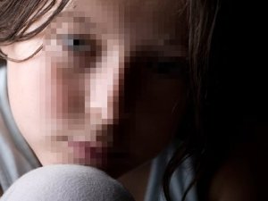 Böyseli görülmedi!10 yaşındaki ögrencisini!