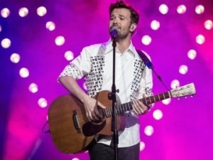 Ünlüyü Şeytan taşlar gibi taşladılar!