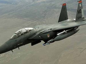 Sınıra yaklaşan Suriye uçağına jet cevap