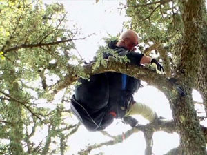 Yamaç paraşütçü ölümden döndü!