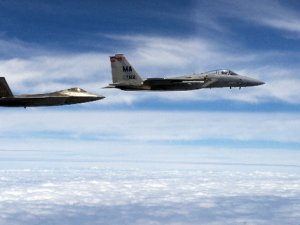 Türk jetlerine  taciz