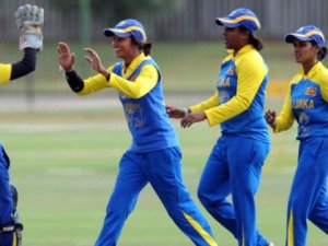 Bayan Kriketcilere çirkin şantaj