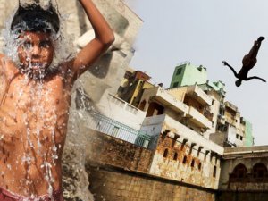 Hindistan yanıyor: 430 kişi yaşamını yitirdi