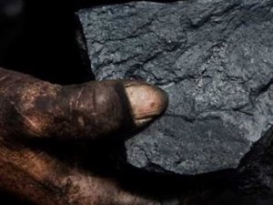 Vicdansız bankacı madenci eşini dolandırdı