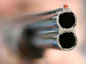 Liseli genç silahla vuruldu!