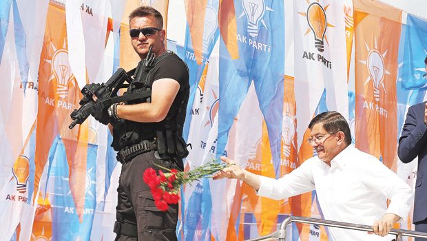 Başbakan Ahmet Davutoğlu: Cumhuriyet bizi tehdit ediyor