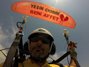 Kalbini kırdığı sevgilisinden böyle af diledi