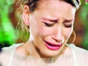 Serenay Sarıkaya Burnunun Aktığı Sahne Hakkında Konuştu