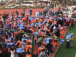 Yağmur altında  mezuniyet