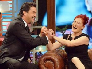 Beyaz, sezon finalinde Candan Erçetin'i unutmadı