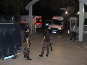 İki polis kavgaya müdahale ederken vuruldu