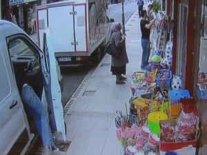 Güpegündüz hırsızlık kamerada!