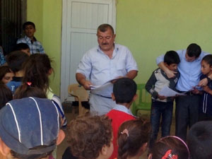 Kan davası okulda karne almalarına izin vermedi