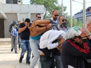 Kız çocukları ve eşlerini pazarladılar!