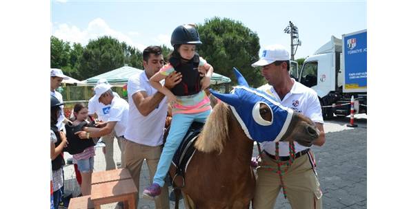 Somalı çocuklar çok eğlendi