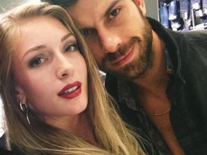 Ünlü oyuncu,sevgilisini partiden kovdu!