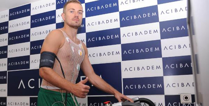 Mert Günok kontrolden geçti