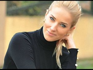 Burcu Esmersoy esmer oldu sosyal medya yıkıldı!