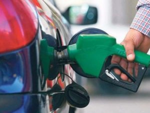 Benzine indirim geldi! Bu gece yarısından itibaren geçerli olacak
