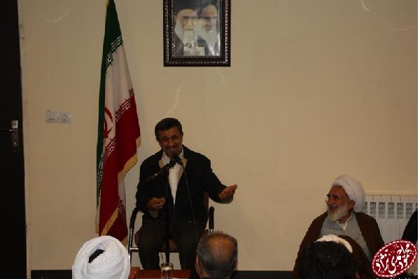 Ahmedinejad'dan Mehdi iddiası