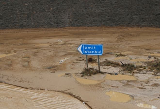 Kocaeli'de selin hasarı büyük!